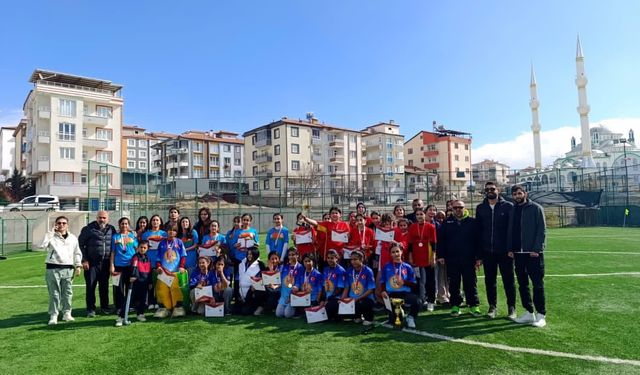 Okul Sporları Yıldız Kızlar Hokey Müsabakaları Sona Erdi