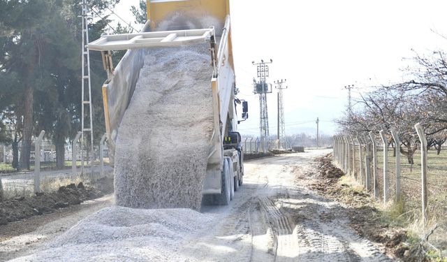 Yeşilyurt Belediyesi, Görgü Mahallesi'nde Yol Çalışmalarını Hızlandırdı