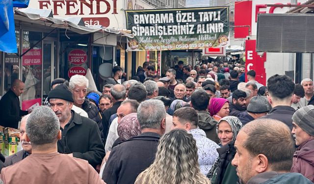 Malatya'da Arefe Günü Çarşı Pazarda Yoğunluk