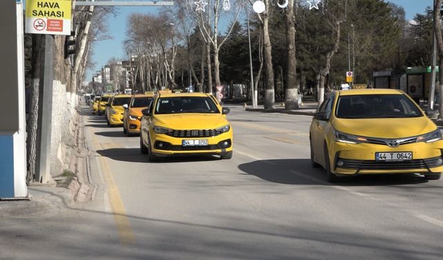 Malatya'da Taksicilerden Zam Protestosu: İndi-Bindi Ücretlerinin Yükseltilmesini İstediler