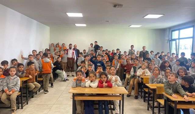 Şehir Tiyatrosu Öğrencilerle Buluştu