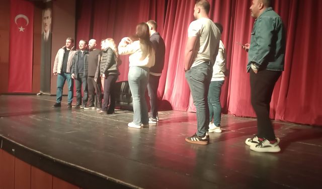 Tahsin Hasoğlu Malatya'da Sahne Aldı, Salonu Kahkahaya Boğdu