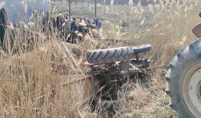 Yazıhan'da Traktör Kanala Devrildi: 2 Yaralı