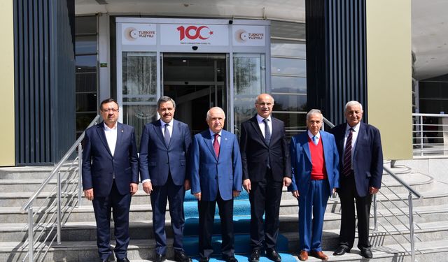 Cemil Çiçek'ten Malatya ve Turgut Özal Vurgusu