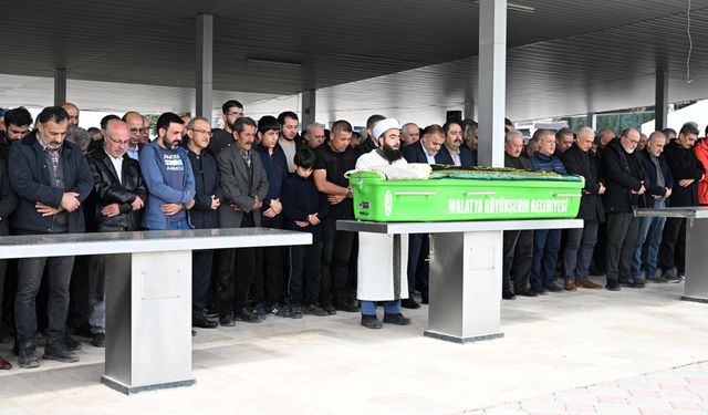 Malatya'da Hayatını Kaybeden Öğretmen Gözyaşlarıyla Defnedildi