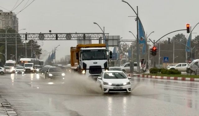 Malatya'da Kısa Süreli Dolu Etkili Oldu