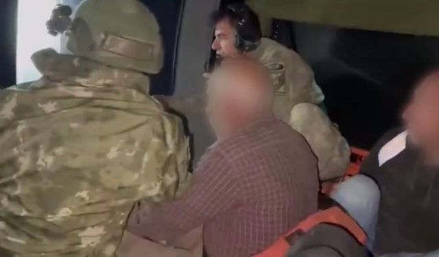 Sarp Arazide Mahsur Kalan Vatandaşlar Askeri Helikopterlerle Kurtarıldı