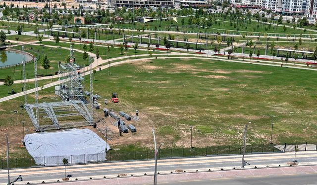 Festivalin Kalbi 100. Yıl Kent Parkı'nda Atacak! Dev Sahne Kuruluyor