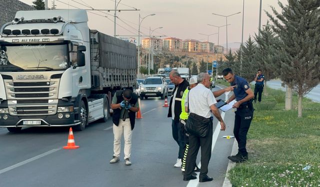 Karşıya Geçmek İsterken Canından Oldu