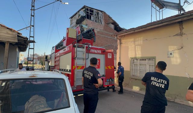 Malatya'da 5.0'lık Depremin Ardından İki Ayrı Noktada Alarm: Evler Tahliye Edildi