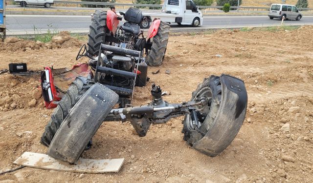 Traktör Şarampole Devrildi: 2 Yaralı