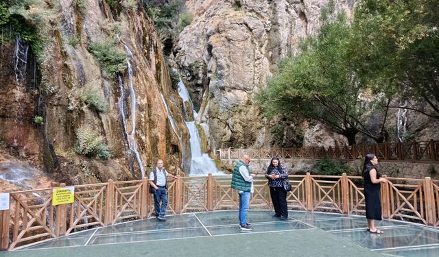 Günpınar Şelalesi'nde Sonbahar Hareketliliği