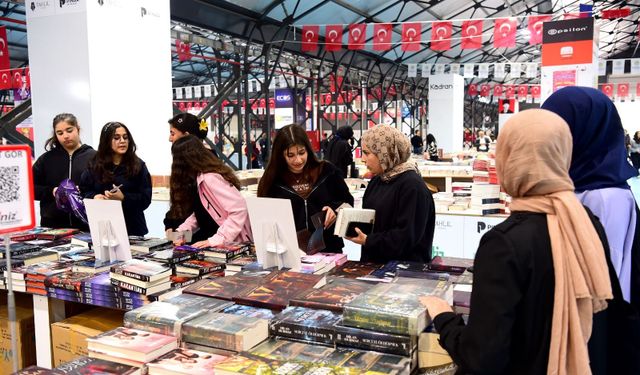 Malatya Kitap Fuarı'na 5 Günde 100 Bin Ziyaretçi