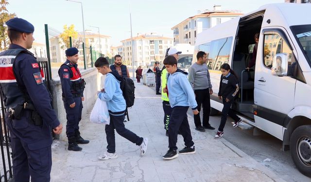 Malatya'da Okul Çevrelerine Sıkı Denetim: 704 Personel Görev Aldı