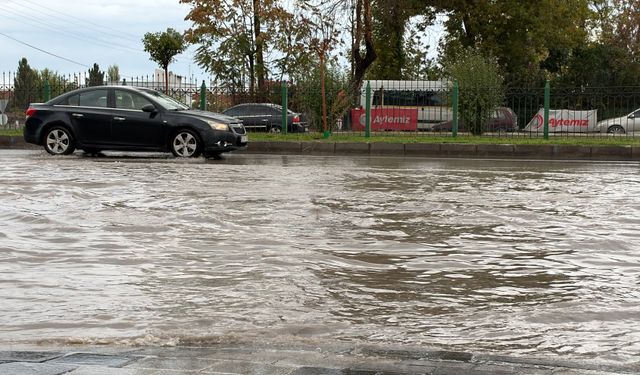 Malatya'ya 24 Saatte Neredeyse 1 Aylık Yağış Düştü!