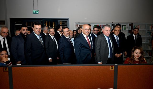 Şehir Kütüphanesi, Gençlik ve Spor Tesislerinin Açılışı Gerçekleştirildi