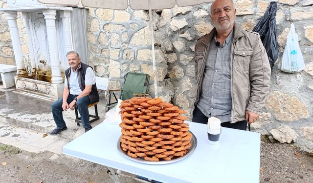 Vehbi Çeşmesi 20 Yıldır Adnan Usta'nın Ekmek Kapısı