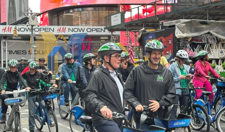 New York'ta Car Free Earth Day başladı! 54 sokak trafiğe kapatıldı!