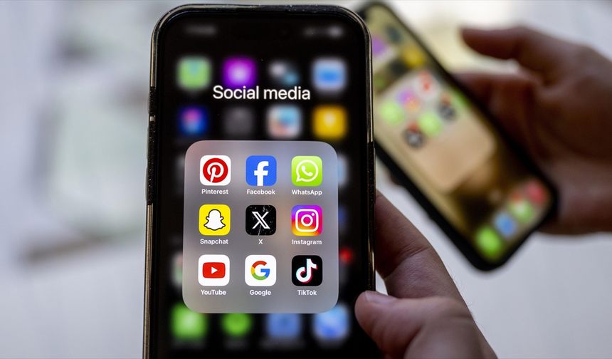 ABD, sosyal medya hesaplarının incelenmesi için öğrenci vize görüşmelerini durdurdu