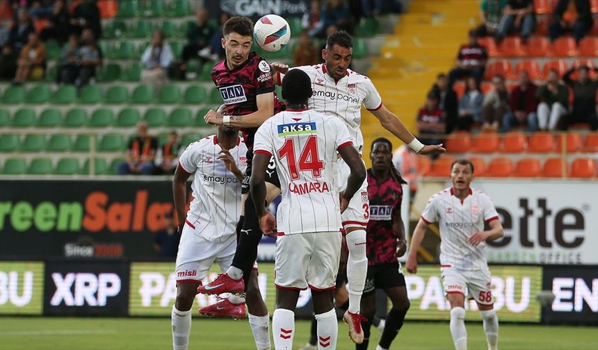 Alanyaspor sahasında Sivasspor'u 2-0 yendi