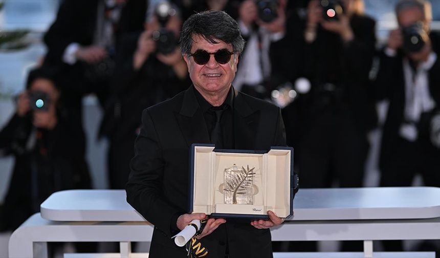 Altın Palmiye Ödülü'nün sahibi İranlı yönetmen Jafar Panahi oldu