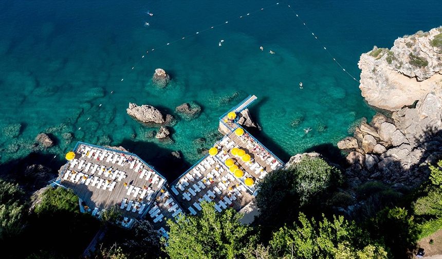 Antalya'nın 5 falez plajı Mavi Bayrak almaya hak kazandı