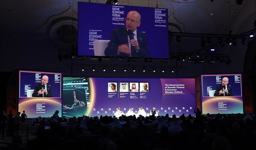 Bakan Şimşek, Doha'da reel sektöre Türkiye'deki yatırım fırsatlarını anlattı