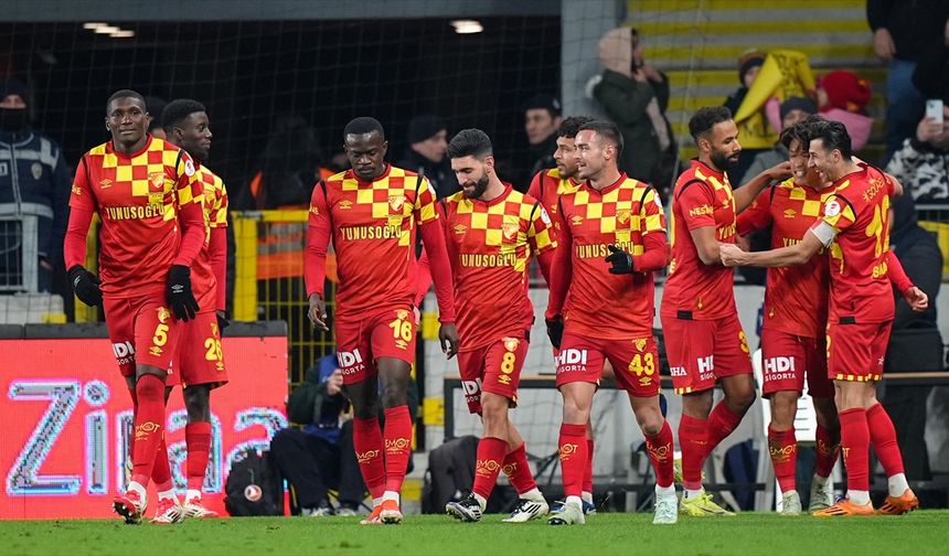 Deplasmanda 3 maç kazanabilen Göztepe, evindeki performansıyla ligi 8. sırada bitirdi