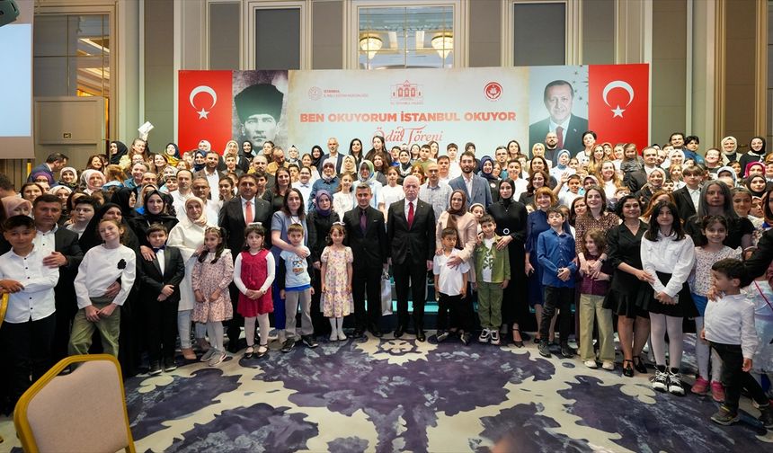 İstanbul'da "Aileler Yarışıyor" kitap okuma yarışmasının ödül töreni düzenlendi