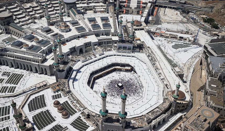 Kabe, 601 metrelik Kraliyet Saat Kulesi'nden görüntülendi