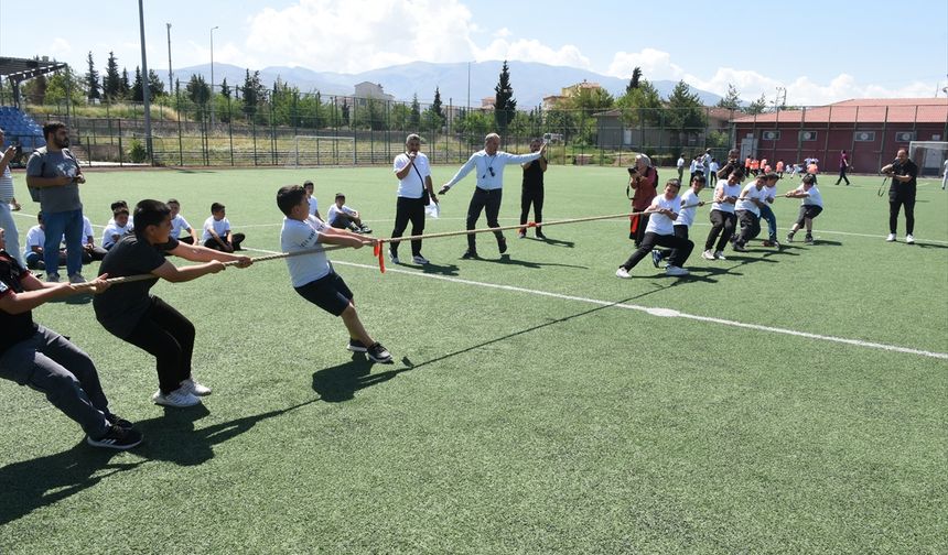 Malatya'da 77'den 7'ye Çocuk Oyunları Şenliği düzenlendi