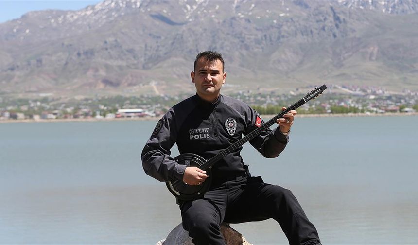 Müzik tutkunu polis memuru, 7 enstrüman çalıyor