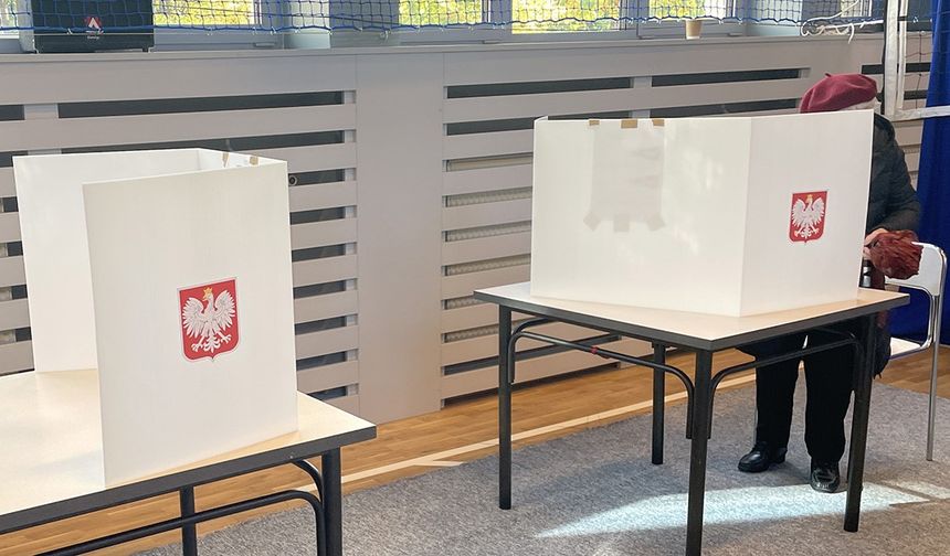 Polonya'da seçmenler, cumhurbaşkanını belirlemek için sandığa gitti