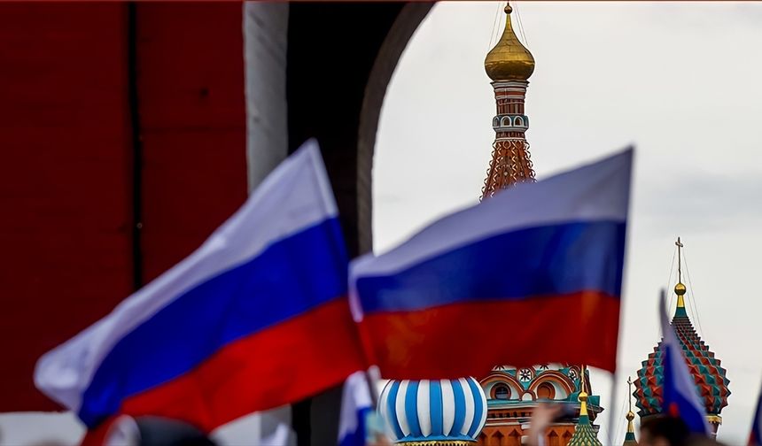 Rusya’nın bütçesi yılın ilk dört ayında 3,3 trilyon ruble açık verdi