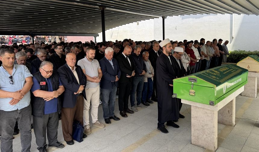 Vefat eden AA serbest habercisi Ümit Yorulmaz son yolculuğuna uğurlandı