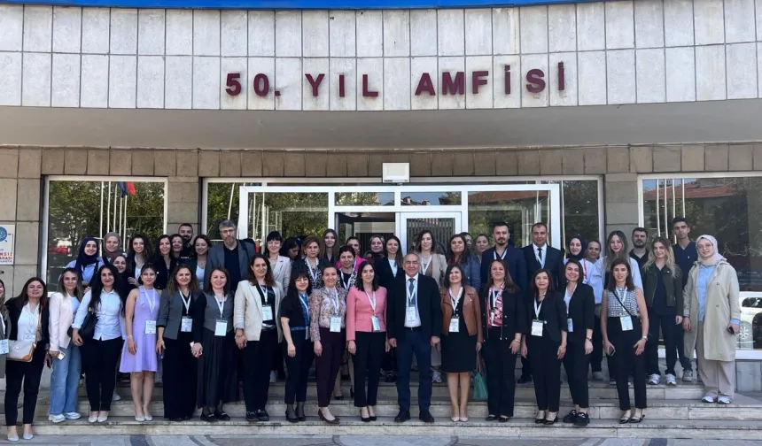 Ankara’da “Ankara Çocuk Acil Ve Çocuk Yoğun Bakım Hemşireliği Sempozyumu” gerçekleştirildi