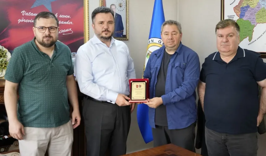 Artvin Trabzonspor Taraftarlar Derneği’nden Orman Bölge Müdürü'ne ziyaret