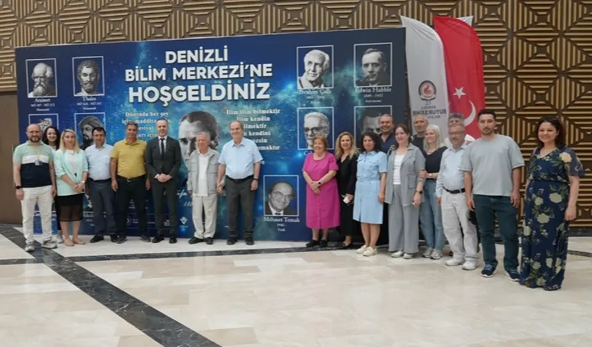 Denizli'de “Bilim ve Sevgi” söyleşisi büyük ilgi gördü