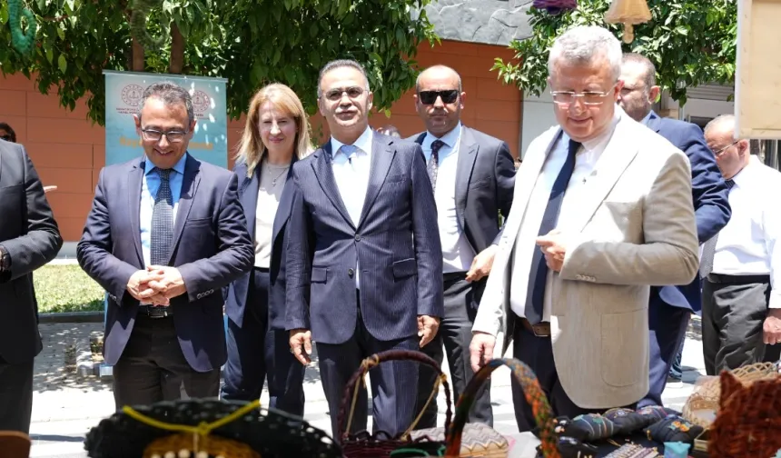 İzmir’de “Hayat Boyu Öğrenme Haftası” coşkuyla kutlanıyor