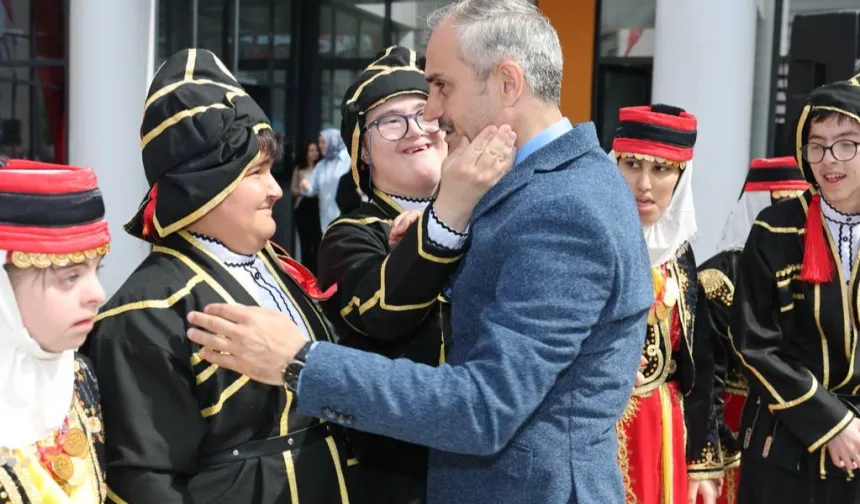 Özel bireylerden, Çayırova’da en özel program
