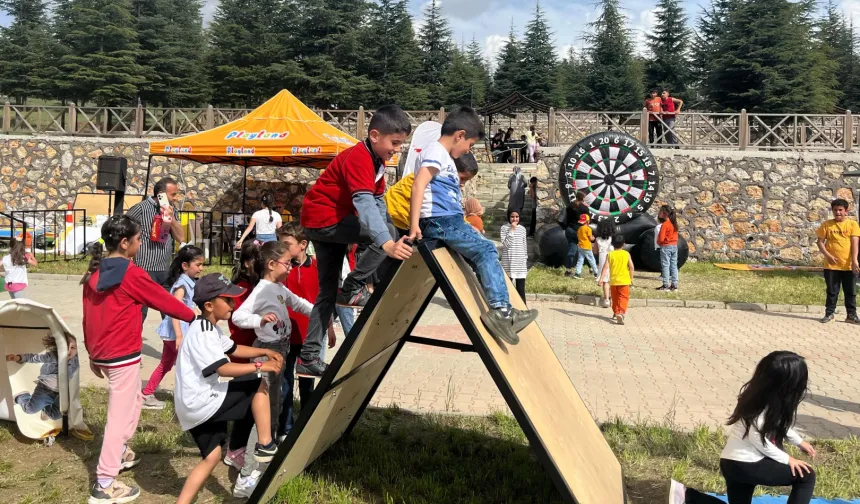 Playland Eğlence Tırı Doğanşehir'de çocukları sevindirdi