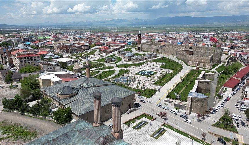 Açık hava müzesini andıran Erzurum, yaz aylarında da turistlerin rotasında