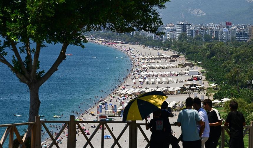 Antalya'da yüksek nem ve sıcak bunalttı