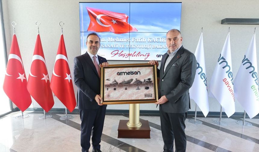 Bakan Kacır: Türkiye'nin savunma sanayisine güç veren girişimlerimize destek olmaya devam edeceğiz