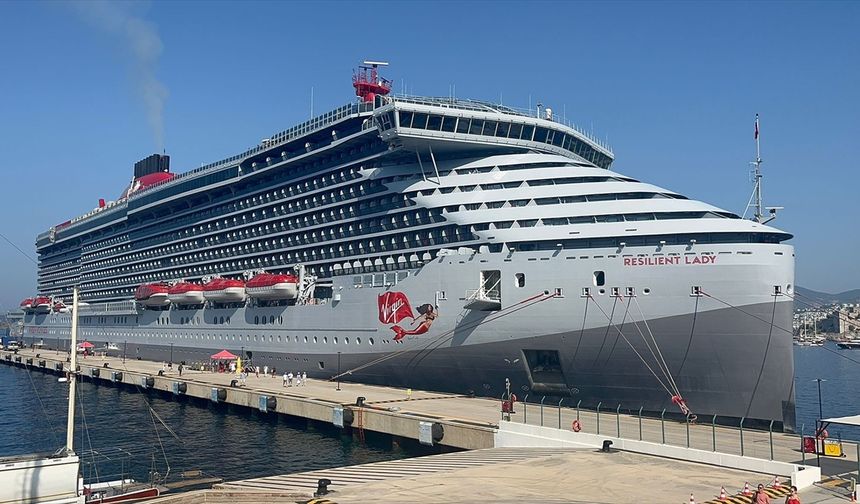 Bodrum'a "Resilient Lady" kruvaziyeriyle 2 bin 572 yolcu geldi