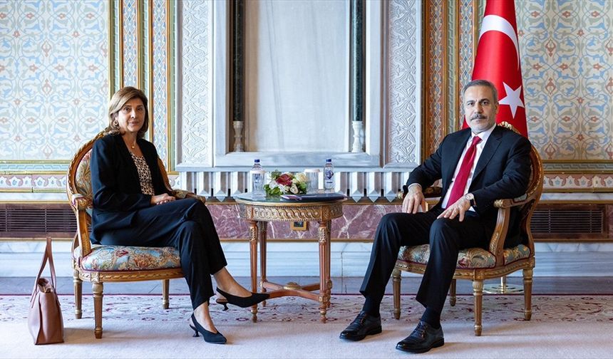 Dışişleri Bakanı Fidan, BM Genel Sekreteri'nin Kıbrıs Şahsi Temsilcisi Cuellar'ı kabul etti