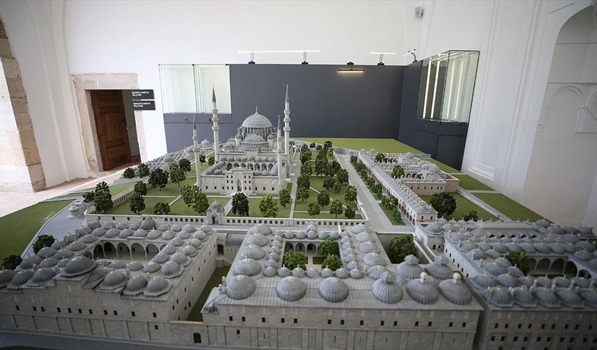 Edirne'de "Genç Ofis" olarak düzenlenen medrese tarihi misyonuyla yaşatılıyor