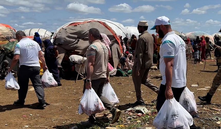 Hak İnsani Yardım Derneği, Somali'de yaklaşık 260 bin kişiye kurban eti dağıttı