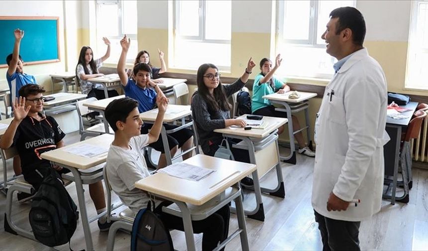 Öğretmenlerin isteğe bağlı yer değiştirme sonuçları açıklandı