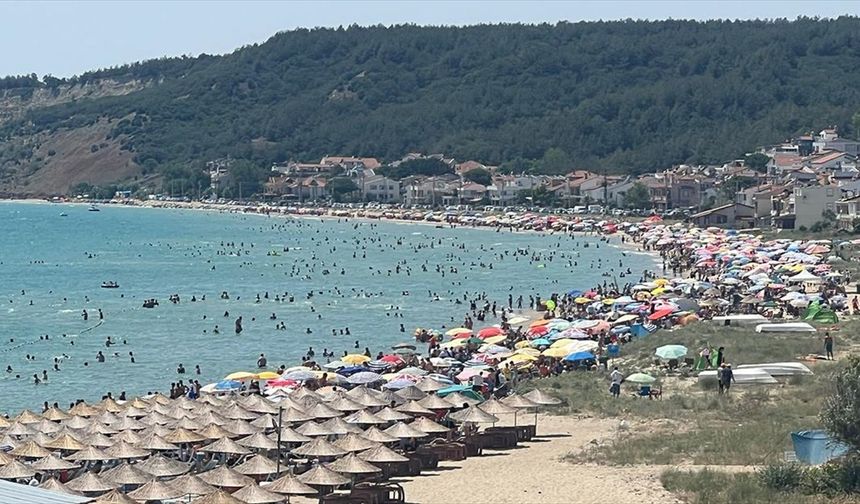 Saros Körfezi sahillerinde bayram yoğunluğu yaşanıyor